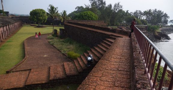 Thalassery Fort Kannur Transpotation